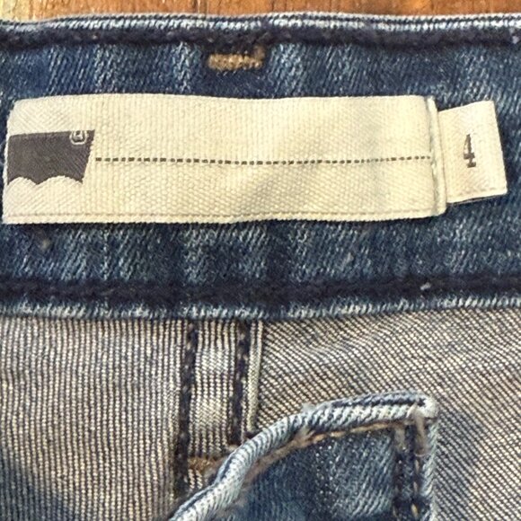 Levi's Capri Denim Jeans Size 4‎ - Picture 9 of 12